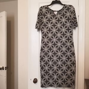 LuLaRoe Gray and White design pencil dress